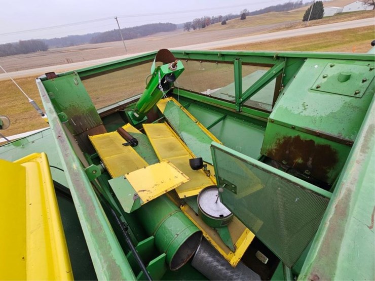 john-deere-8820-image-31