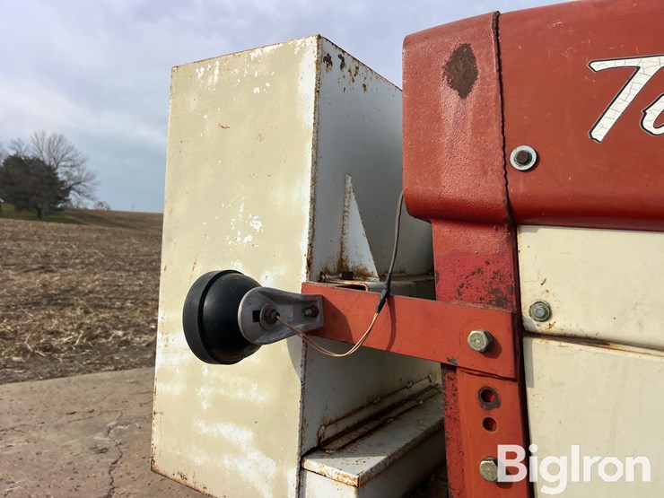 1975-international-1566-image-9