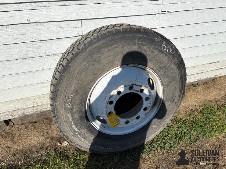 11r22.5-tire-on-10-bolt-rim-image-13