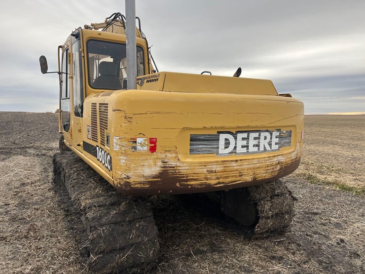 deere-160-lc-image-9