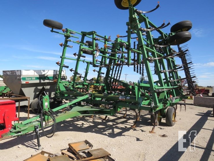 john-deere-2210-image-5