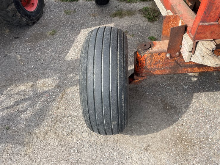 #1467-•-bushnell-gravity-cart-with-auger-image-25