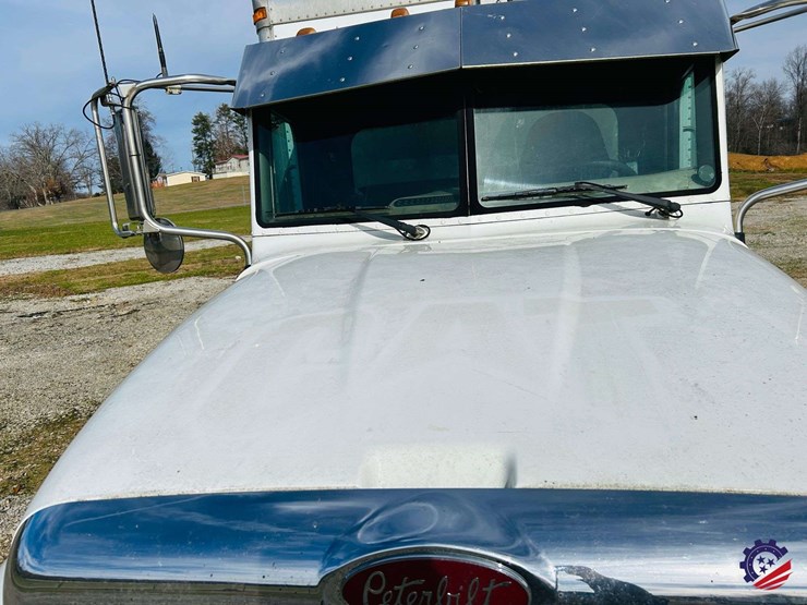 2007-peterbilt-340-image-11