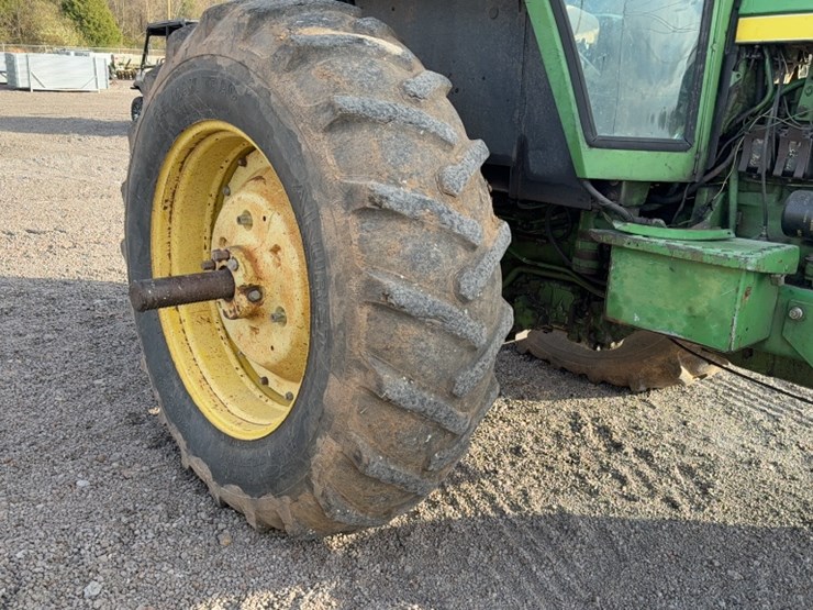 john-deere-4440-image-8
