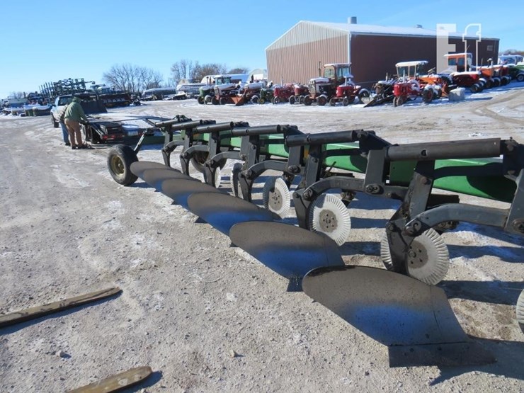 john-deere-2810-image-3