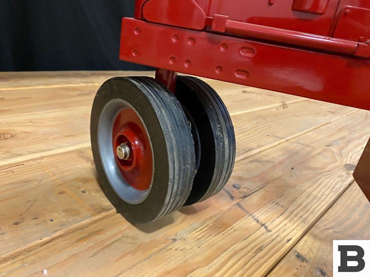 mccormick-farmall-model-"c"-toy-pedal-tractor-image-6