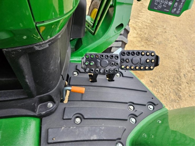 #3081-•-john-deere-4052-4x4-tractor/-400e-loader-image-31