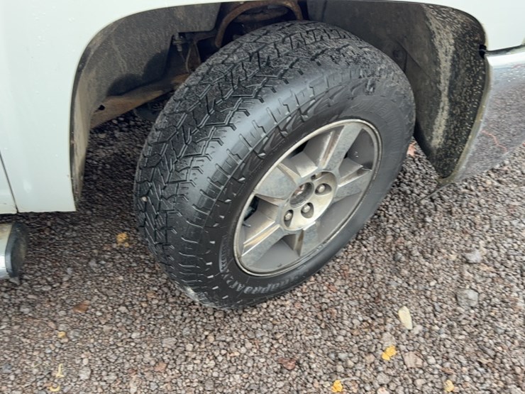 #3018-•-2013-chevy-silverado-pickup-truck-image-5