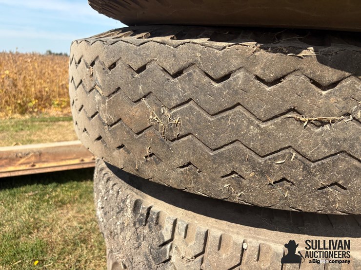 10.00-20-tires-image-10