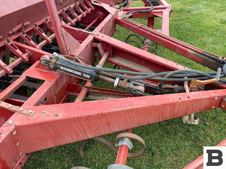 international-5100-image-50