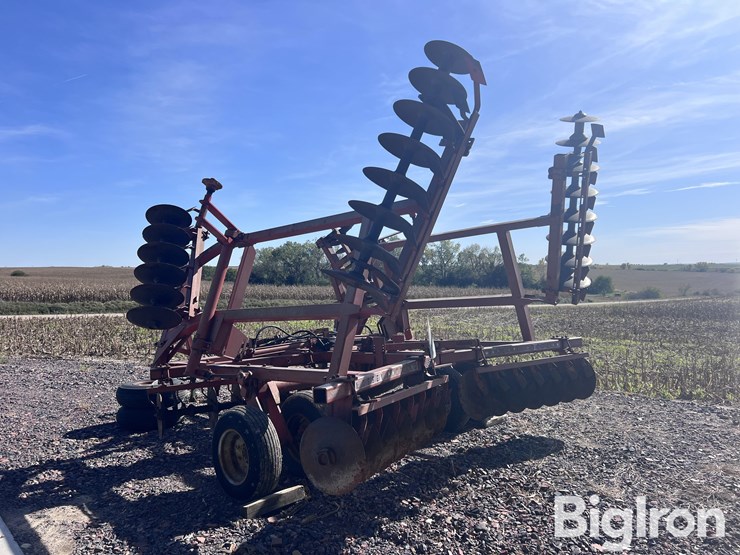 massey-ferguson-820-image-7