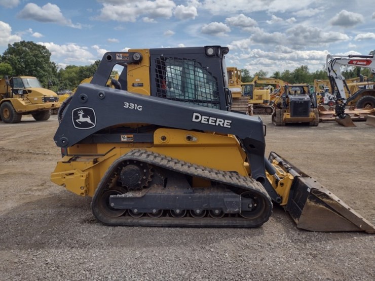 23-deere-331g-image-3