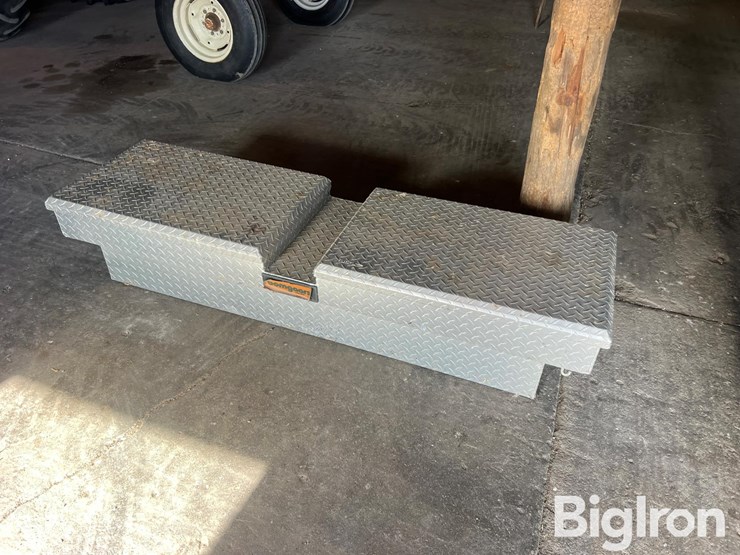 truck-bed-toolbox-image-1