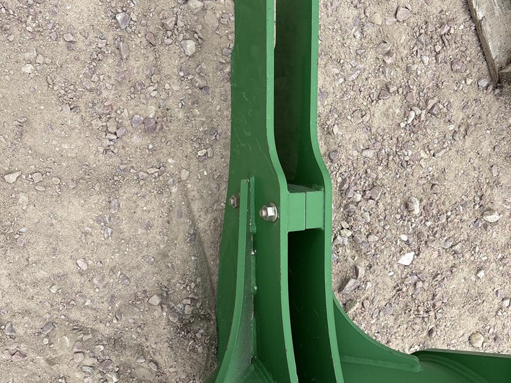 john-deere-6100d-image-12