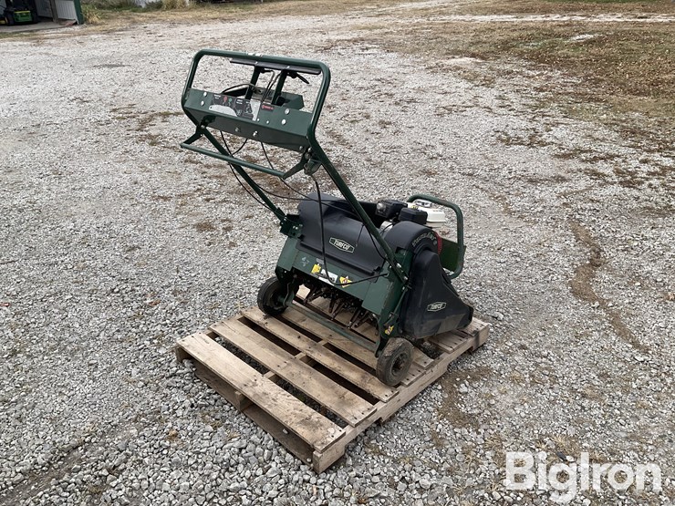 turfco-turnaer-6-walk-behind-aerator-image-5