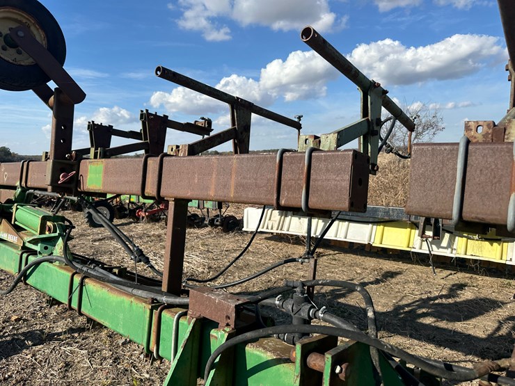 john-deere-845-image-30