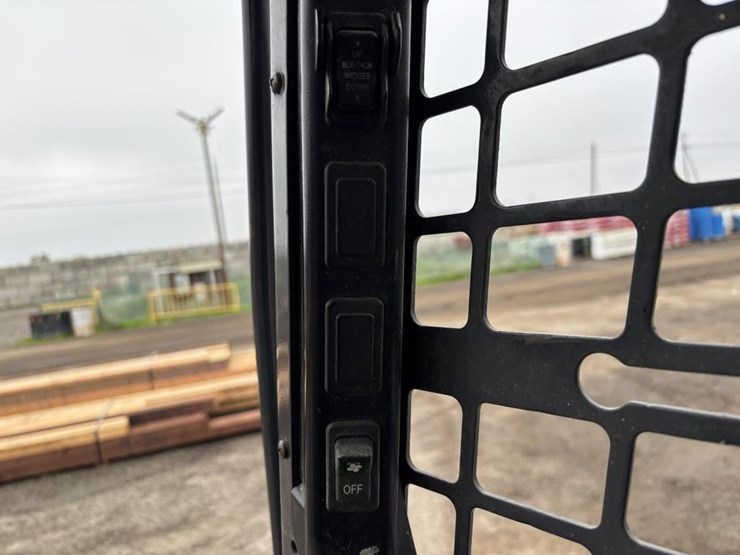 2019-bobcat-s630-image-25