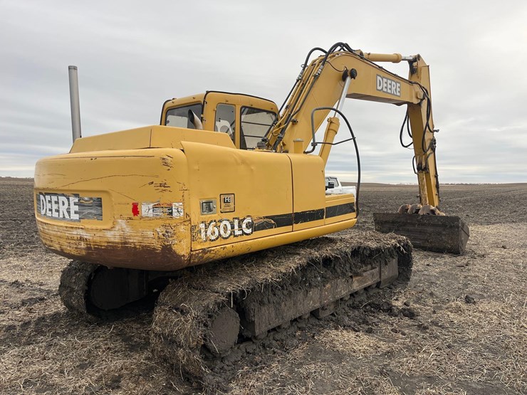 deere-160-lc-image-12