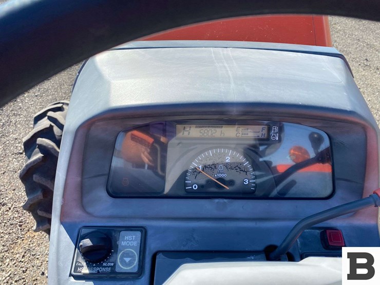 kubota-l4240d-tractor-image-48