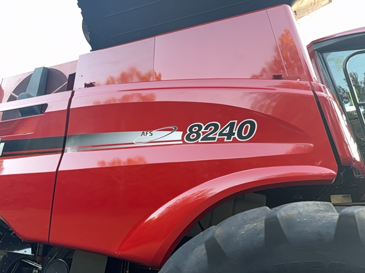 2018-case-ih-8240-image-129