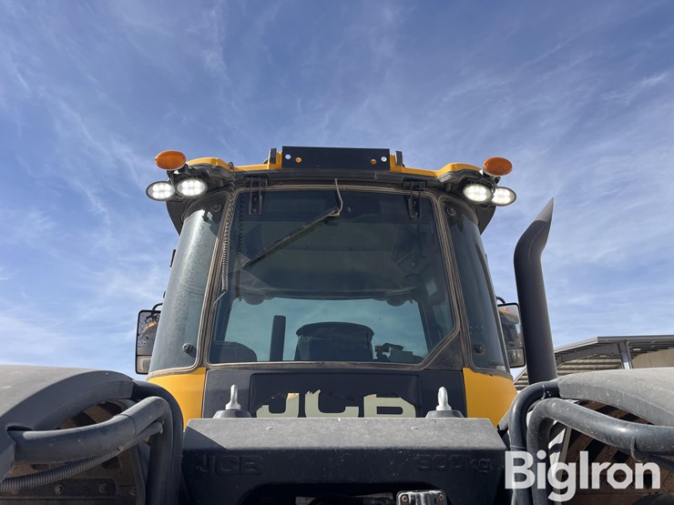 2021-jcb-fastrac-8330-image-10