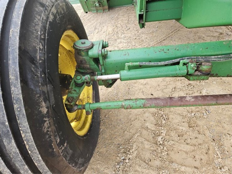john-deere-8820-image-47