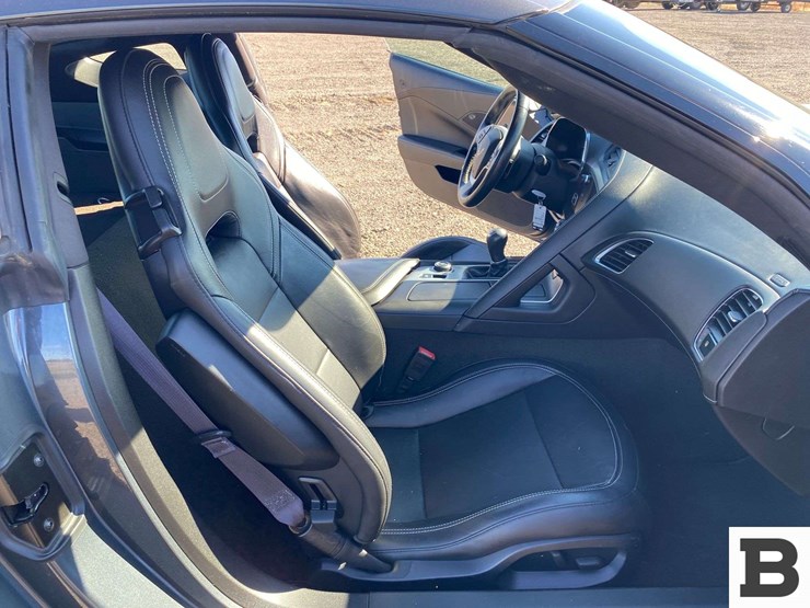 2014-chevrolet-corvette-stingray-coupe-image-8