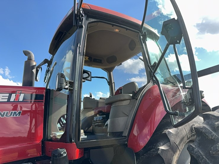 case-ih-magnum-335-image-93