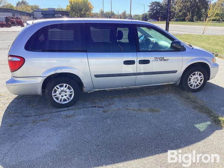 2005-dodge-grand-caravan-sport-image-5