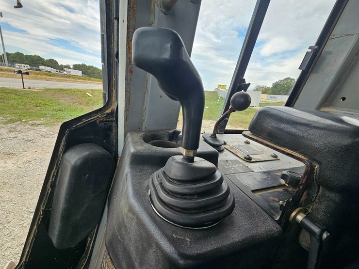 2002-caterpillar-d5g-xl-image-37