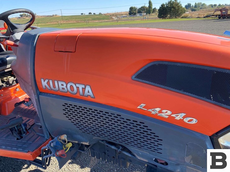 kubota-l4240d-tractor-image-35