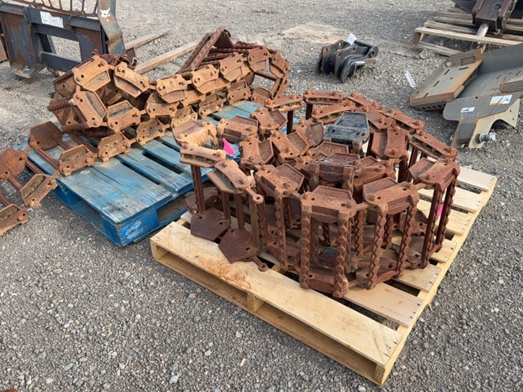 #2012-•-set-of-steel-skid-steer-tracks-image-3