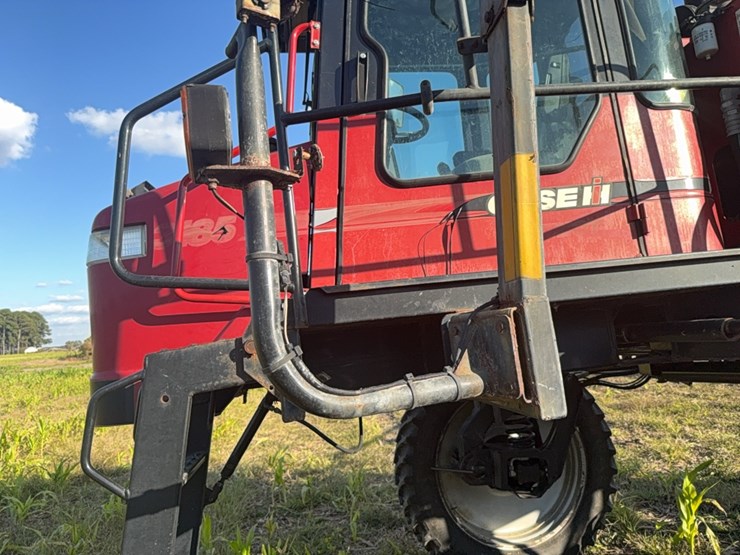 case-ih-3185-patriot-sprayer-image-90