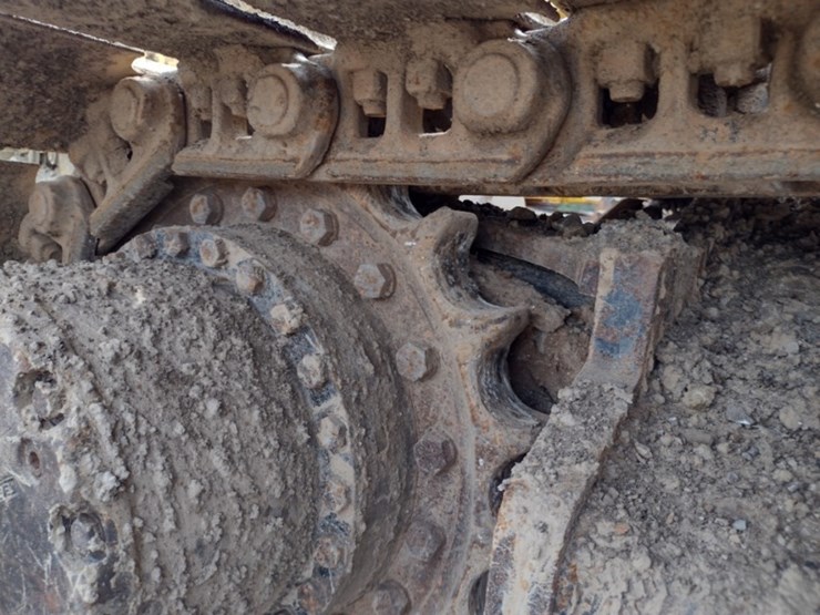 deere-225d-lc-image-24