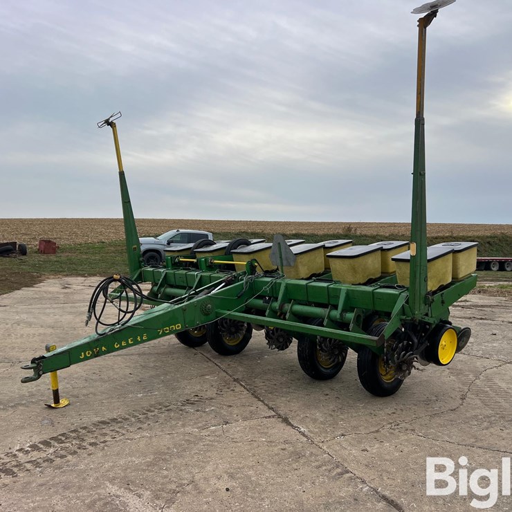 JOHN DEERE 7000