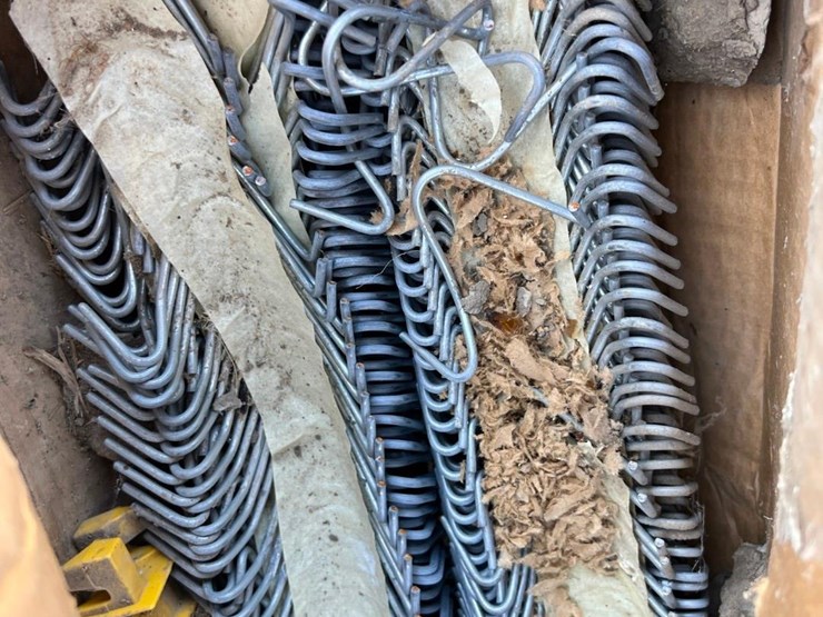 pallet-of-fencing-materials-image-9