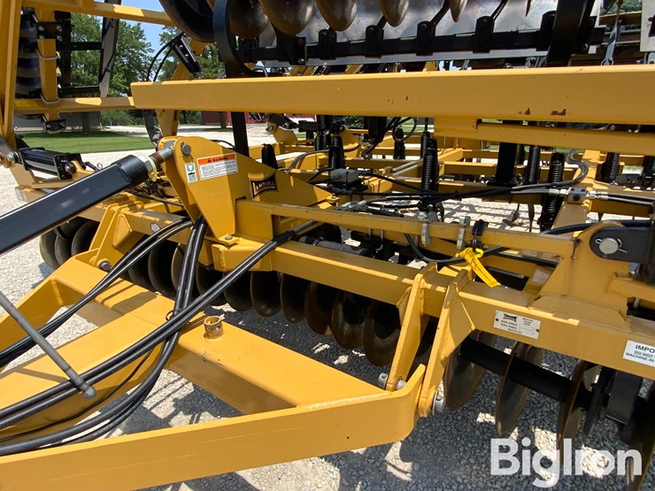 2010-landoll-876-35-image-13