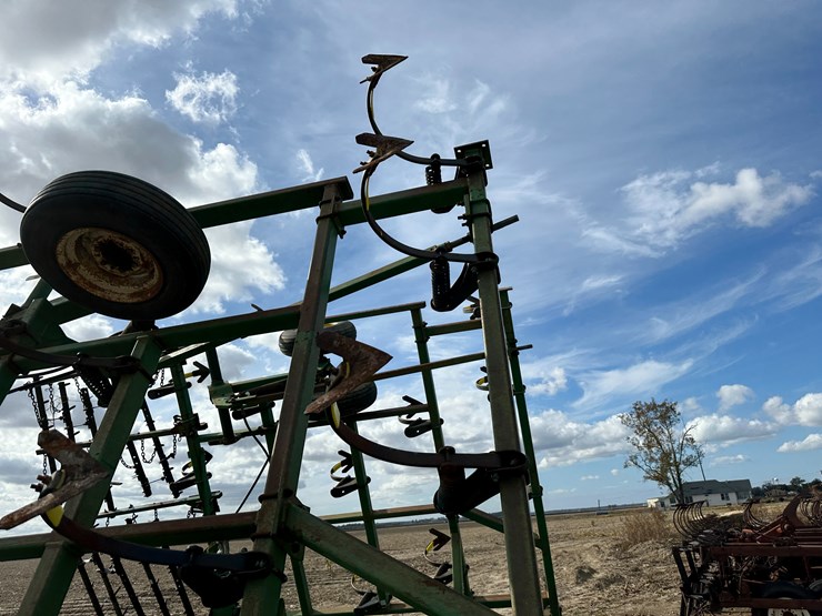 john-deere-38-image-43