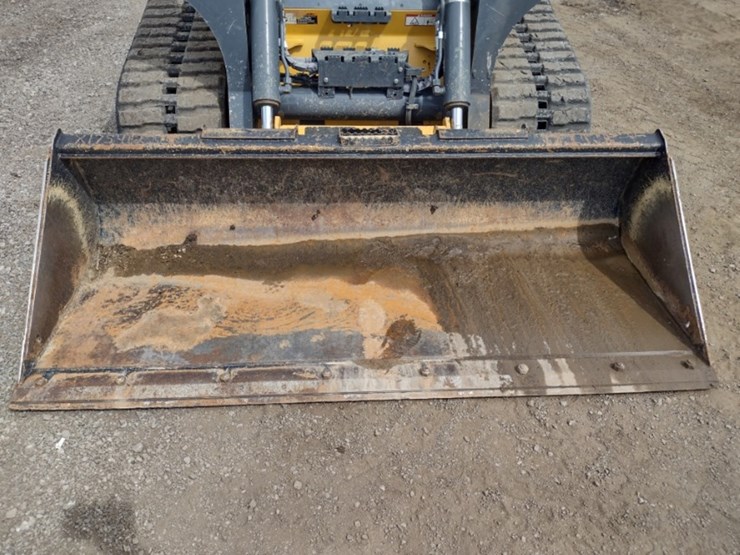 23-deere-331g-image-16