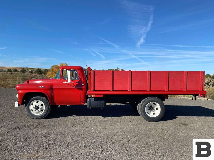 1959-gmc-370-bulk-agriculture-truck-image-3