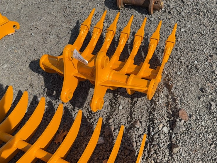 caterpillar-305-image-3