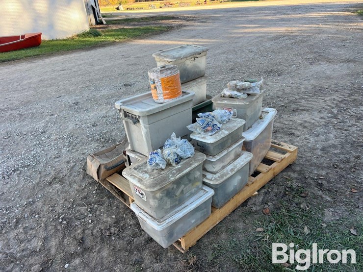 pallet-of-fencing-materials-image-5