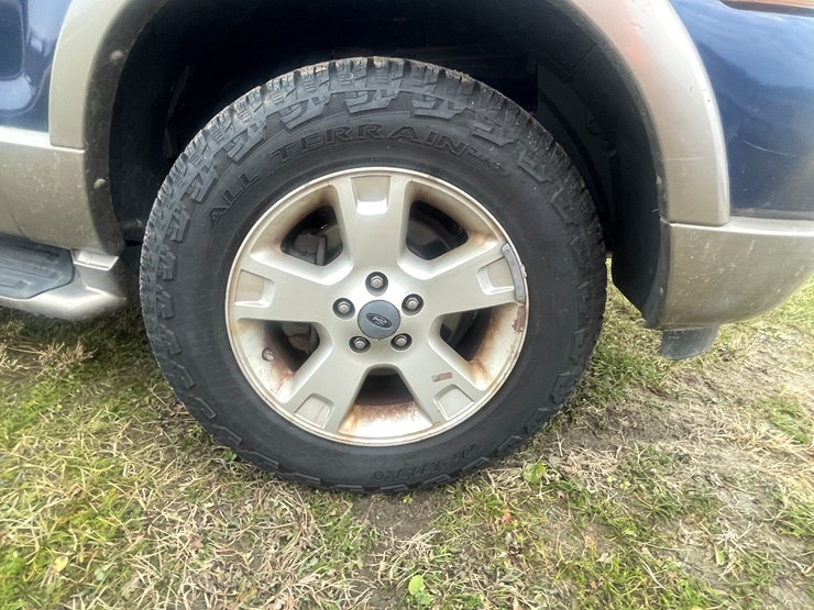 2004-ford-explorer-image-77