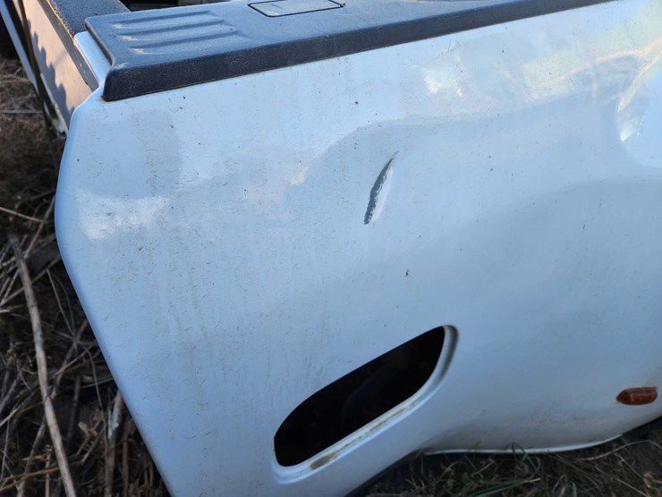 2021-chevrolet-1ton-image-8