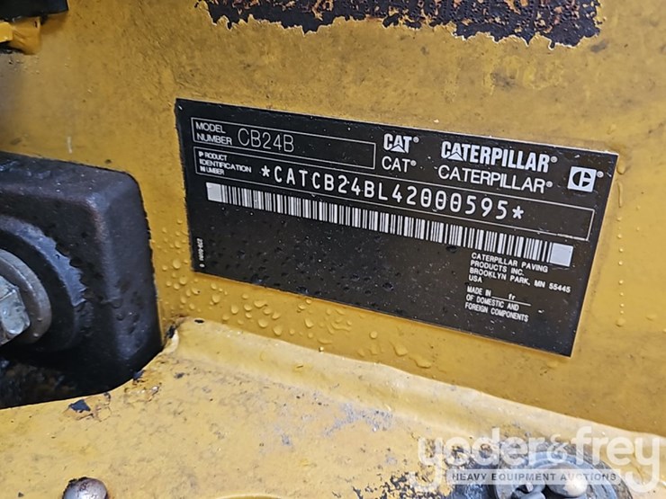 2015-caterpillar-cb24b-image-27