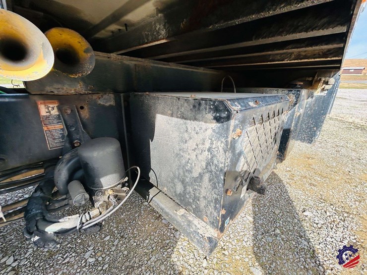 2007-peterbilt-340-image-25