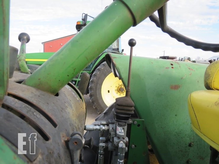 john-deere-3010-image-15