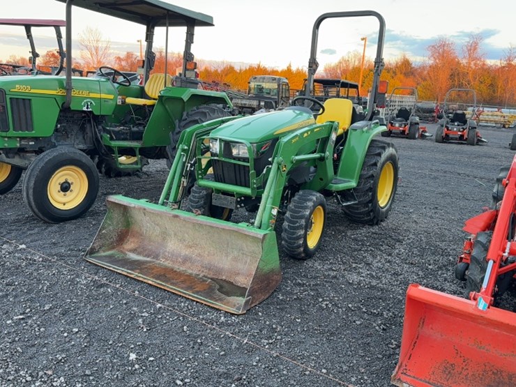 john-deere-3025e-image-1