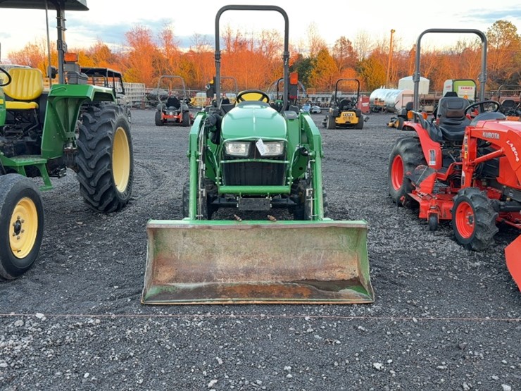 john-deere-3025e-image-2