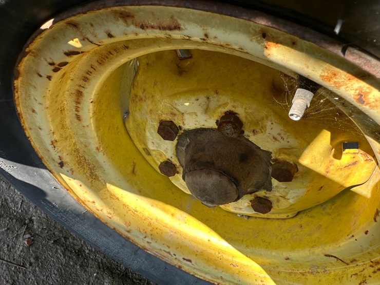 john-deere-724-image-11